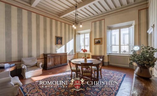 Millennial Castle In The Hills Of Arezzo