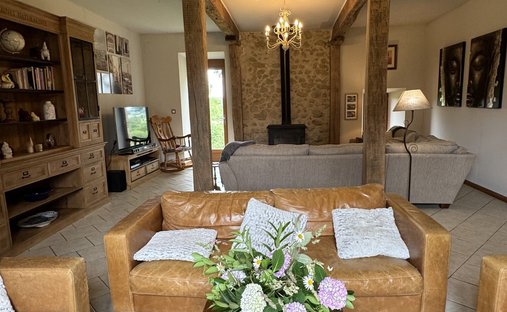 For Sale Near Marciac (32) 32 Room Castle 1540 M2 Of Living Space 5.8 Hectare Estate