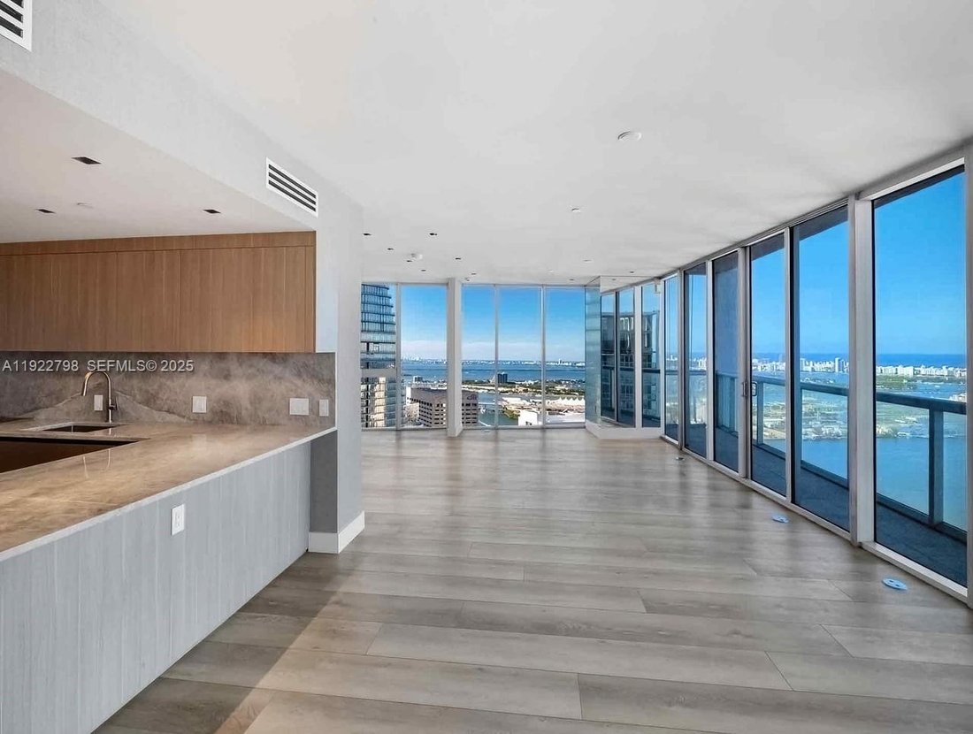 Condo in Miami, Florida, United States 3 - 16742201