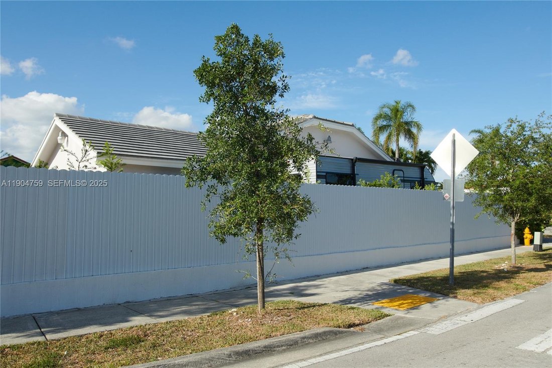 House in Miami, Florida, United States 4 - 16639935