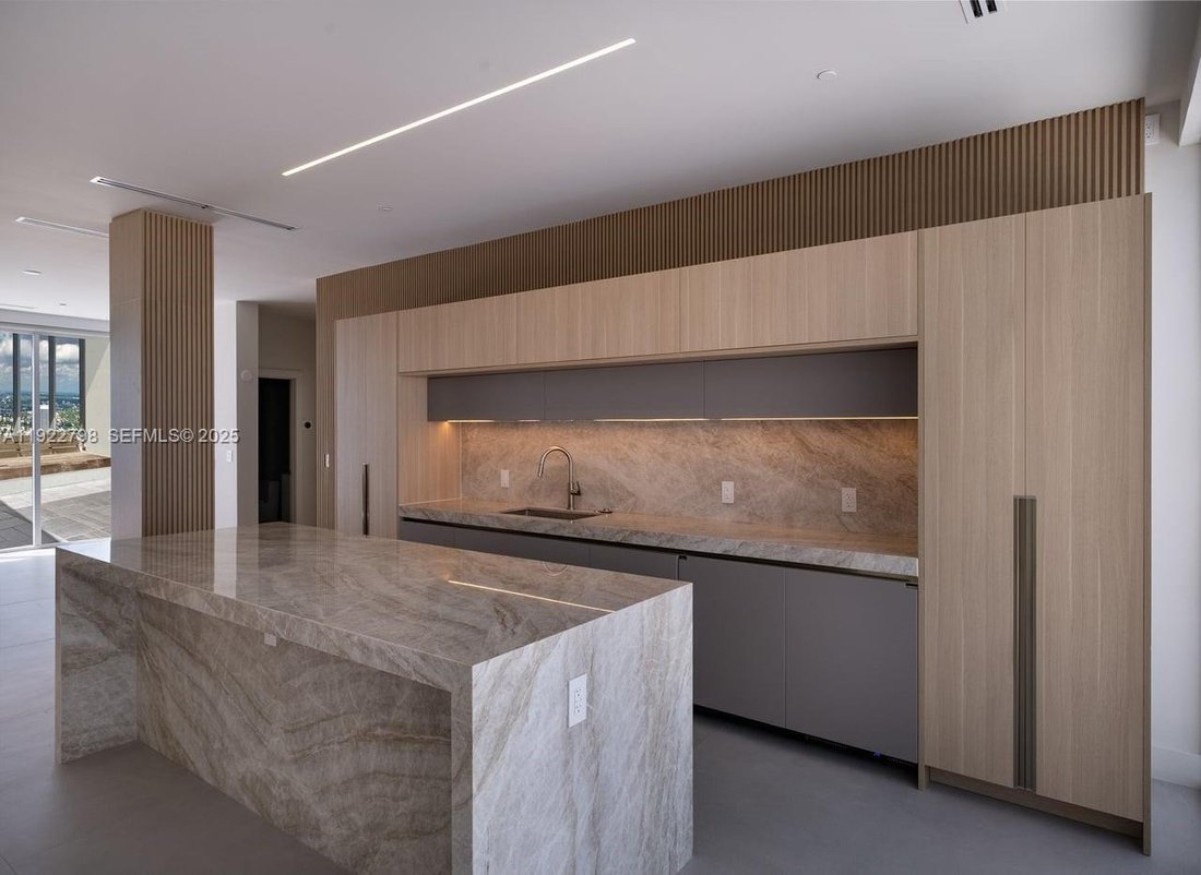 Condo in Miami, Florida, United States 5 - 16742201