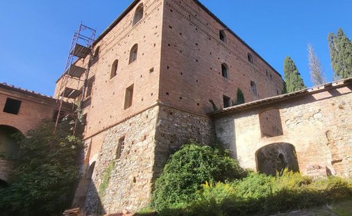 Castle To Be Renovated For Sale In Montalcino, Valdorcia