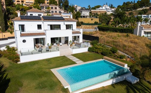 Villa in Elviria-Cabopino, Marbella, Spain 1