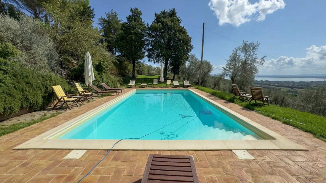 Country House in Tuoro sul Trasimeno, Umbria, Italy 4 - 16740773
