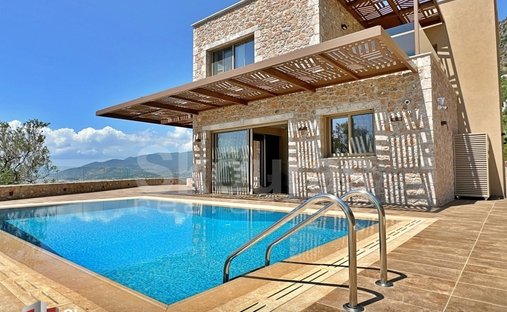 Villa in Verga Community, Peloponnese, Western Greece and the Ionian, Greece 1