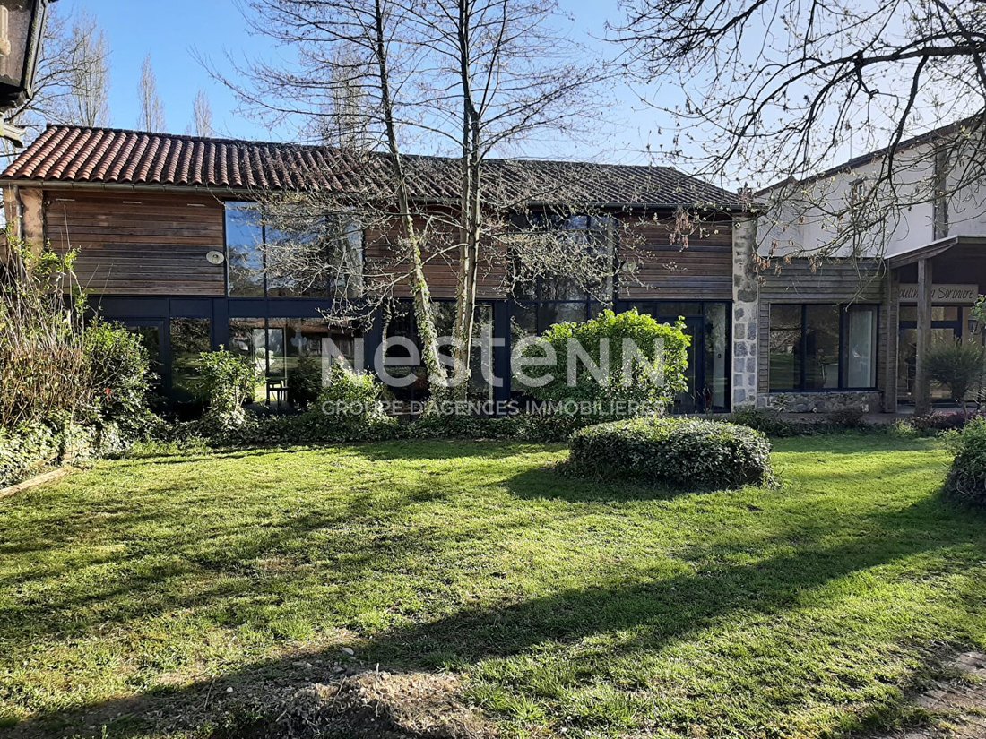 House in Nueil-les-Aubiers, Nouvelle-Aquitaine, France 1 - 16740305