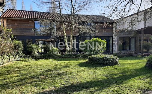 House in Nueil-les-Aubiers, Nouvelle-Aquitaine, France 1