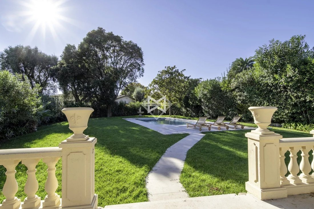Villa in Antibes, Provence-Alpes-Côte d'Azur, France 5 - 16740125
