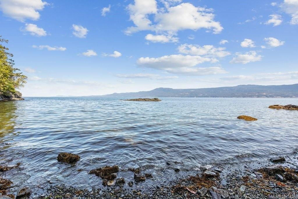 House in Lasqueti Island, British Columbia, Canada 5 - 16742394