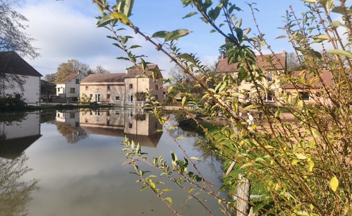 Castle for Sale in Clermont-Ferrand, Auvergne-Rhône-Alpes, France