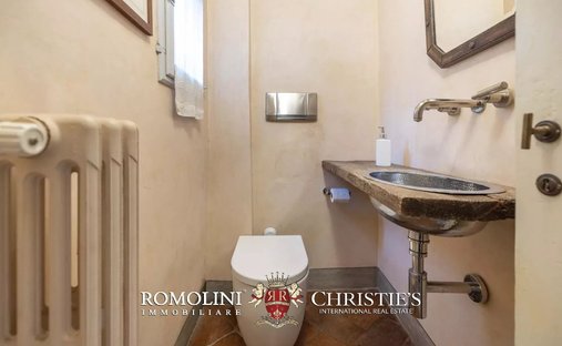 Millennial Castle In The Hills Of Arezzo