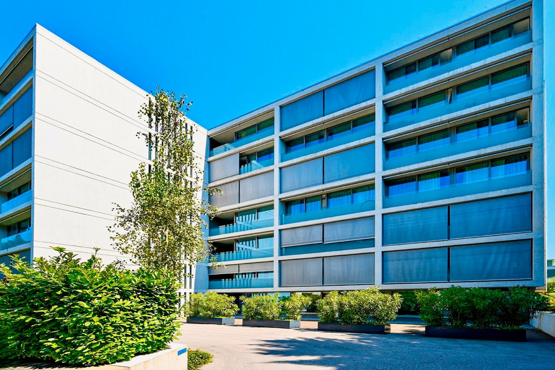 Modern And Central 4 Room Apartment Secondary Residence Allowed