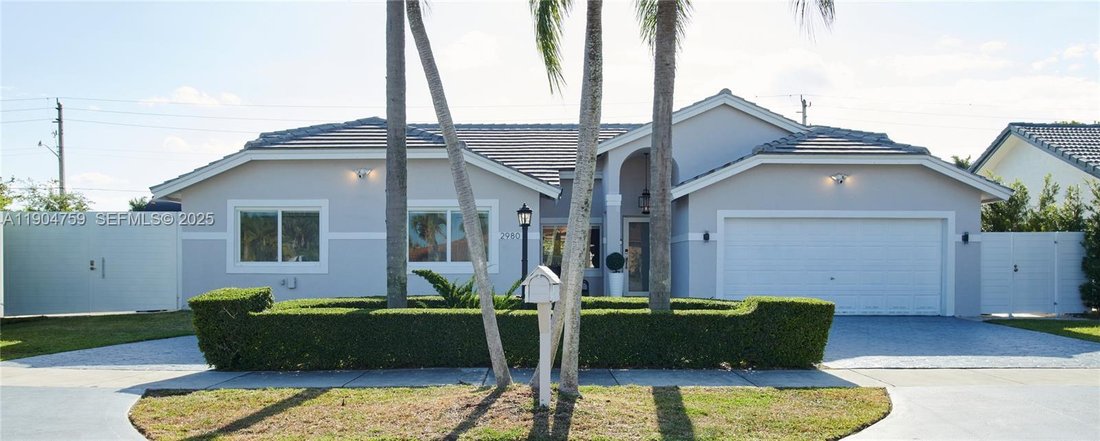 House in Miami, Florida, United States 1 - 16639935