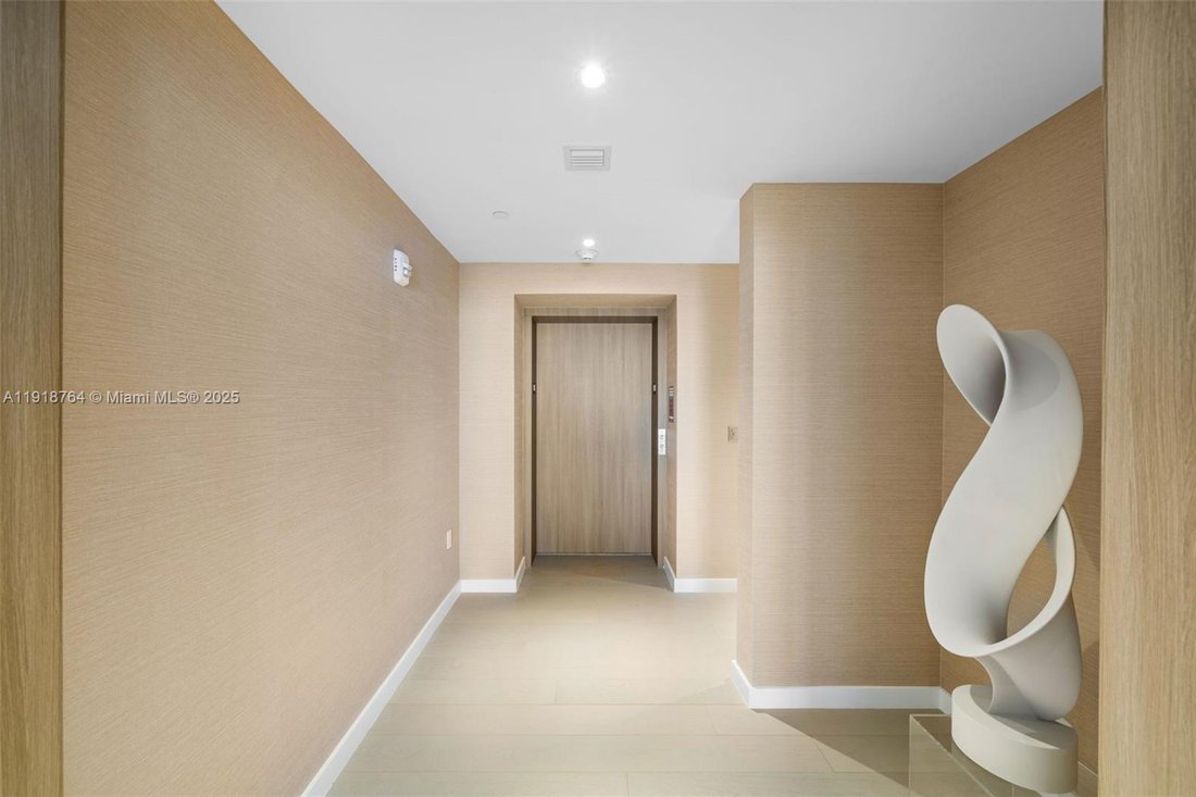 Condo in Miami Beach, Florida, United States 3 - 16742197