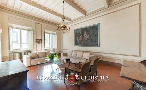 Millennial Castle In The Hills Of Arezzo