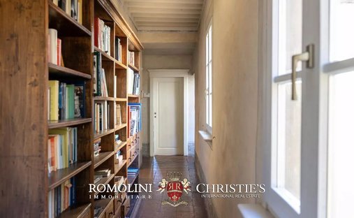 Millennial Castle In The Hills Of Arezzo