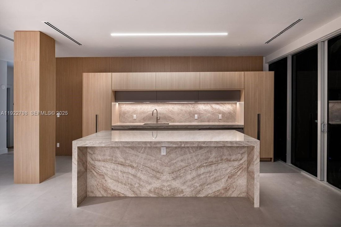 Condo in Miami, Florida, United States 4 - 16742201