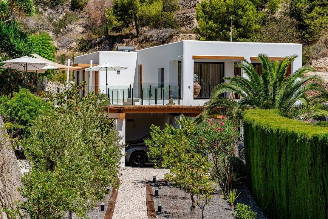 Villa in Calp / Calpe, Valencian Community, Spain 1 - 16743647