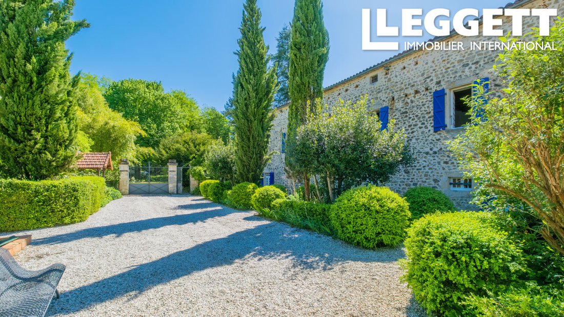 House in Vouthon, Nouvelle-Aquitaine, France 2 - 15207283