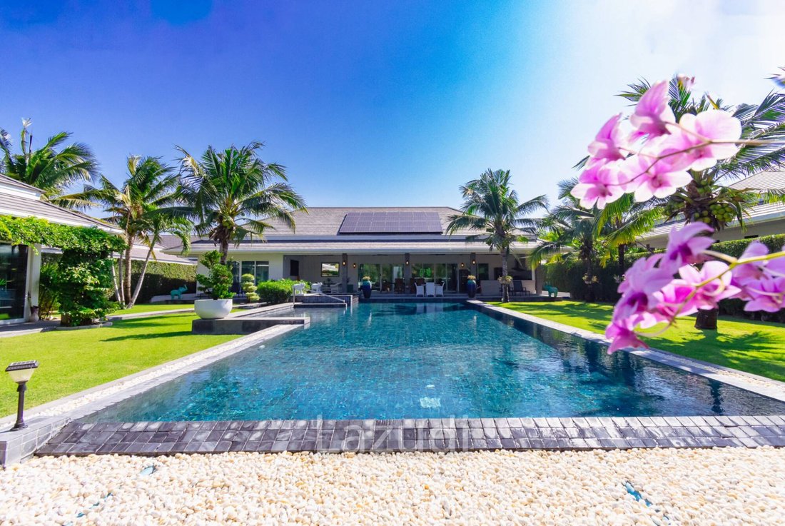 Villa in Cha-am, Phetchaburi, Thailand 1 - 16744081