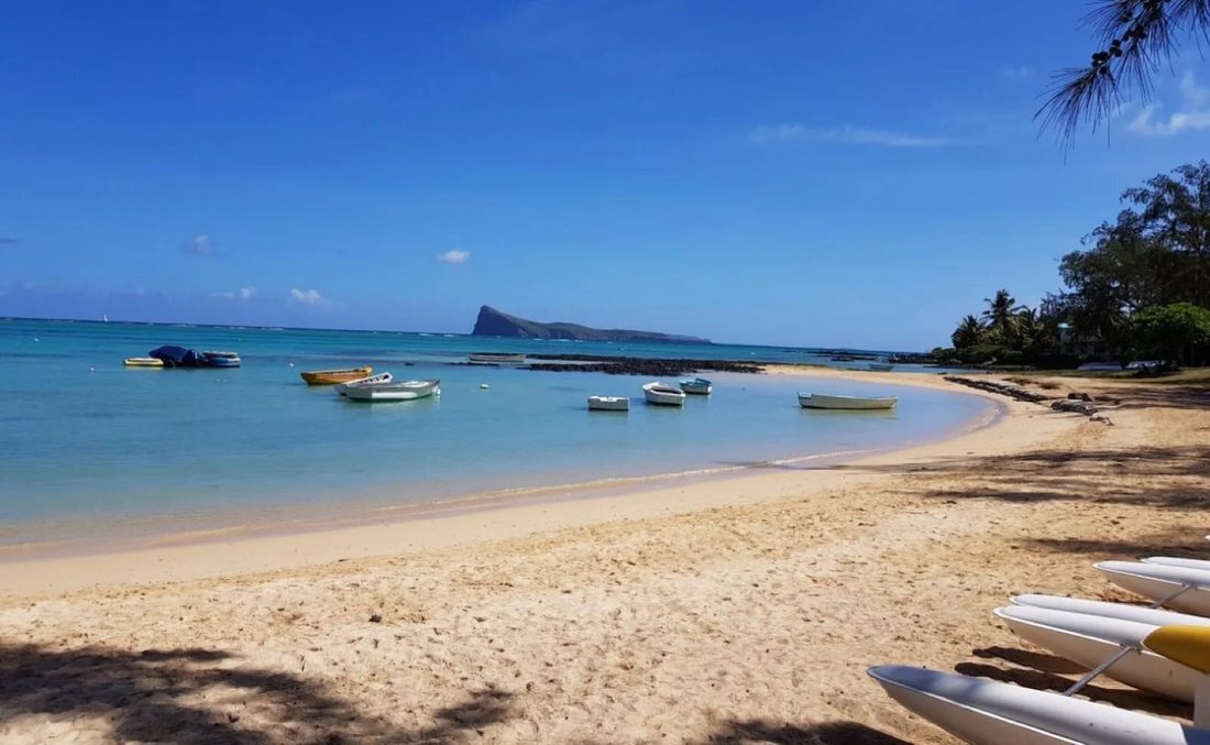 Villa in Cap Malheureux, Rivière du Rempart District, Mauritius 1 - 16743885