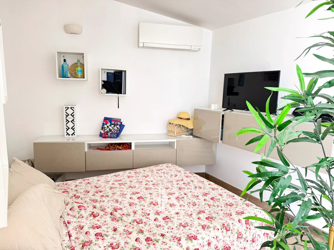 A closer look at Elegant Penthouse Apartments With Private Deck