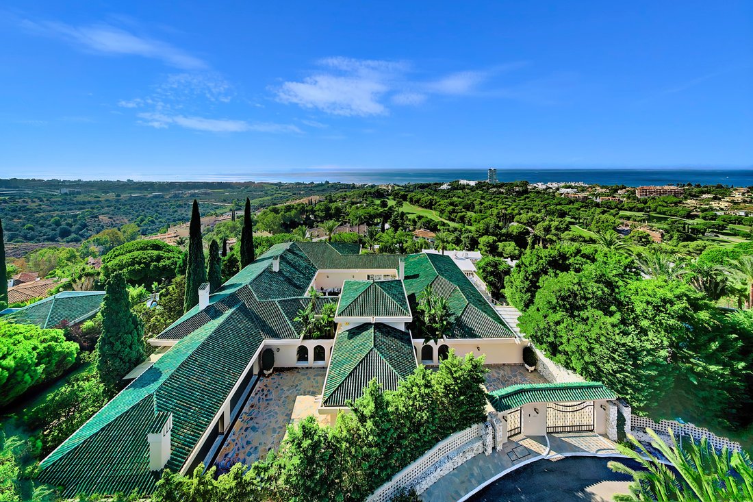 Villa in Rio Real, Marbella, Andalusia 1 - 16744422