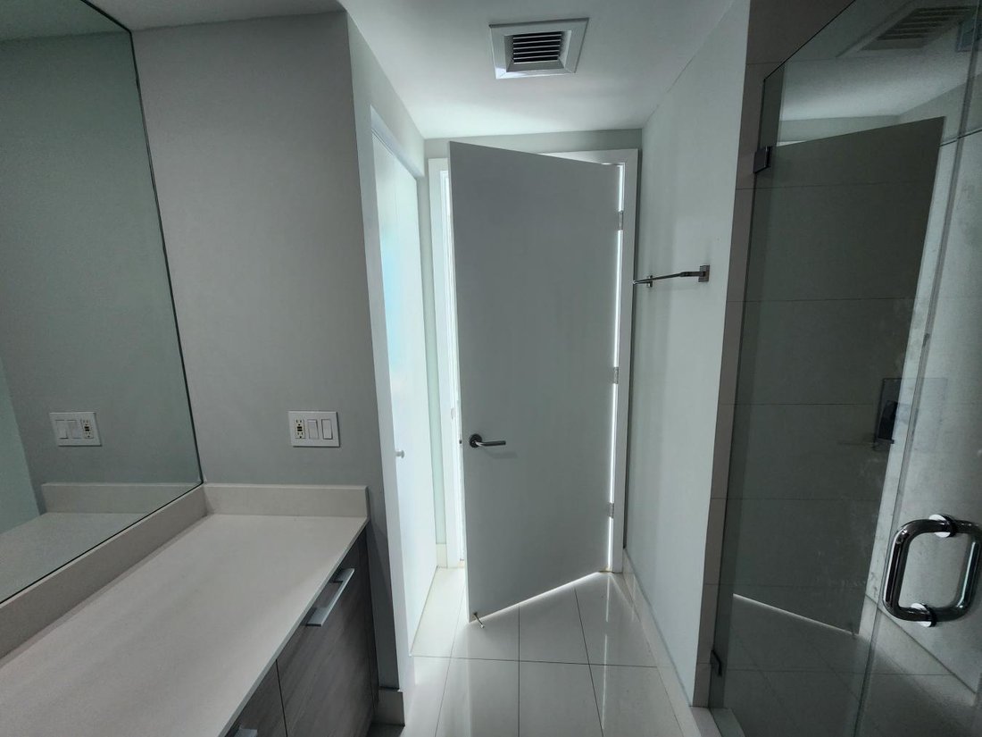 Condo in Miami, Florida, United States 5 - 16744290