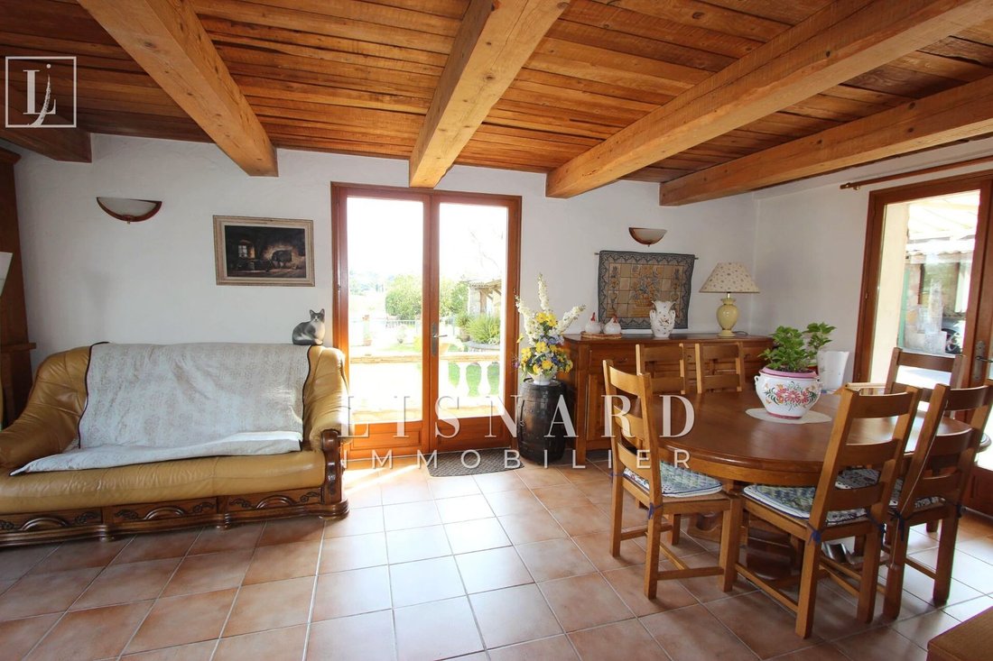 Villa in Centre, Vallauris, France 2 - 16744281