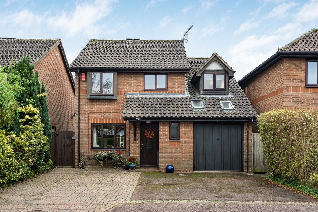 House in Horley, England 4 - 16744264