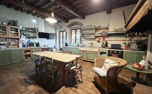 Castle for Sale in Montespertoli, Tuscany, Italy