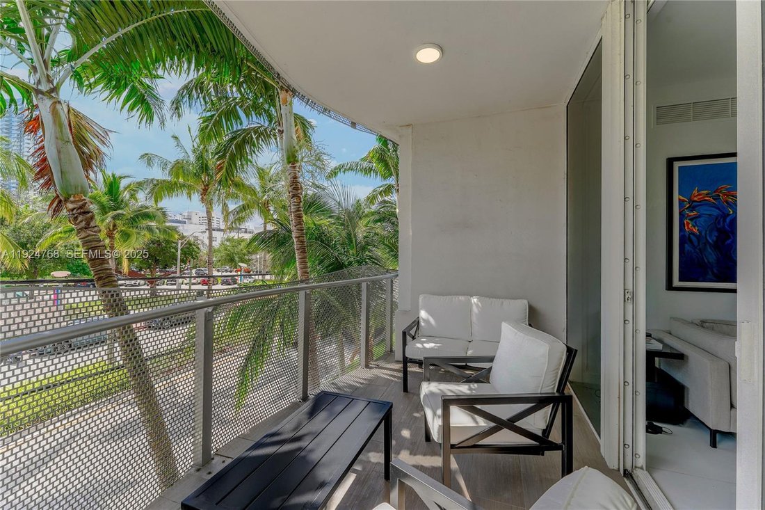 Condo in Miami Beach, Florida, United States 5 - 16742391