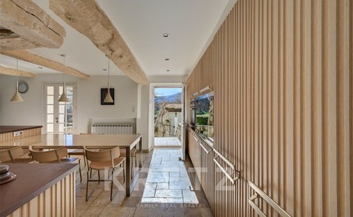 Castle for Sale in Forcalquier, Provence-Alpes-Côte d'Azur, France