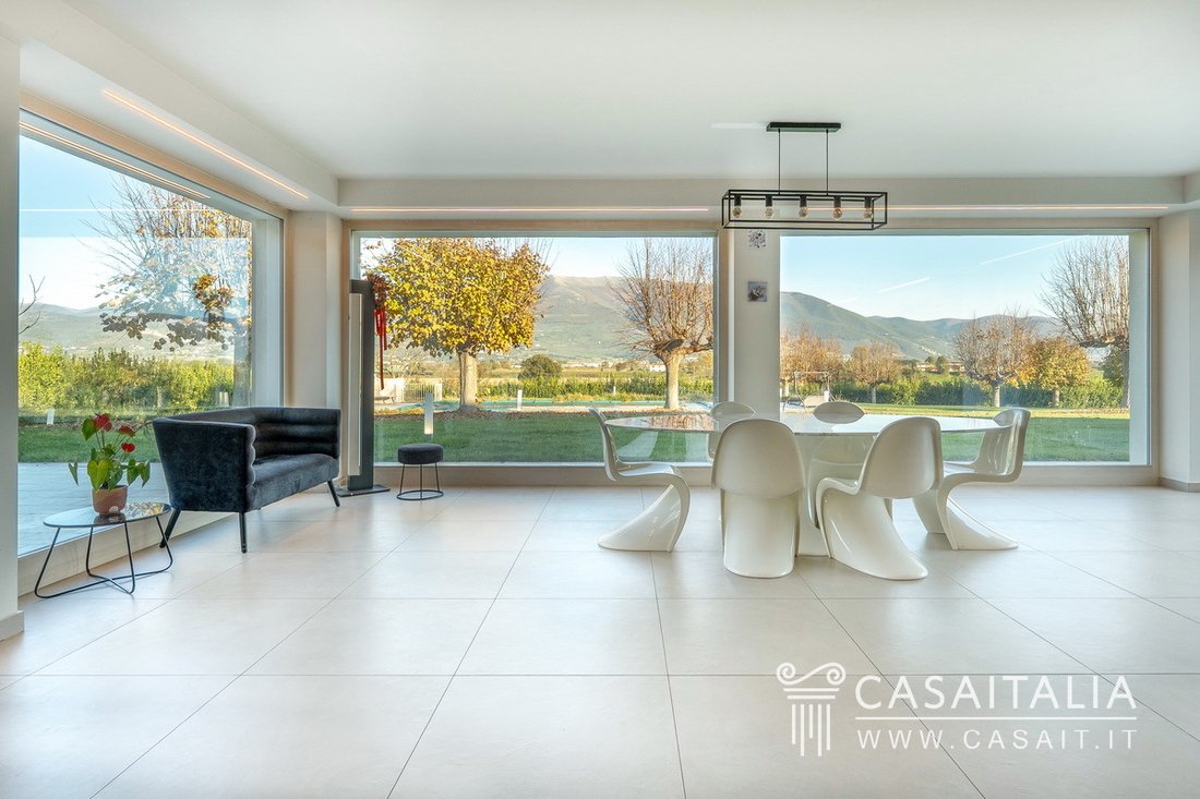 Villa in Montefalco, Umbria, Italy 2 - 16744976