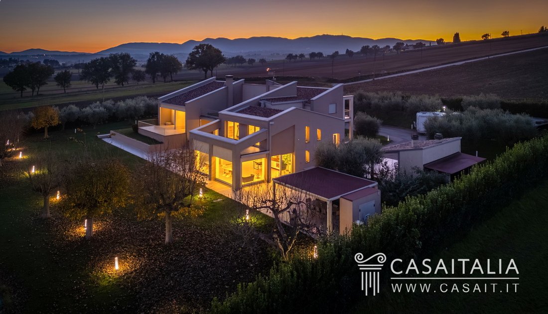 Villa in Montefalco, Umbria, Italy 1 - 16744976