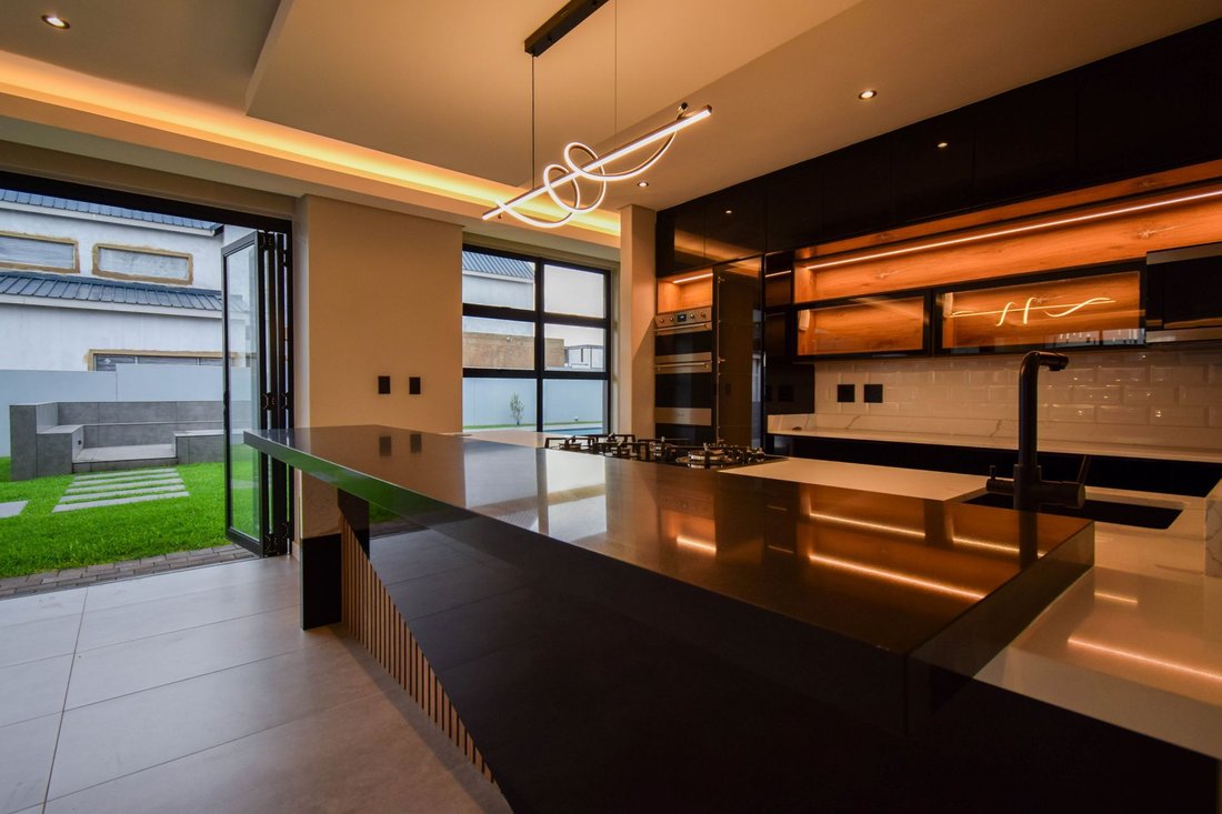 House in Sunderland Ridge AH, Gauteng, South Africa 4 - 16745231