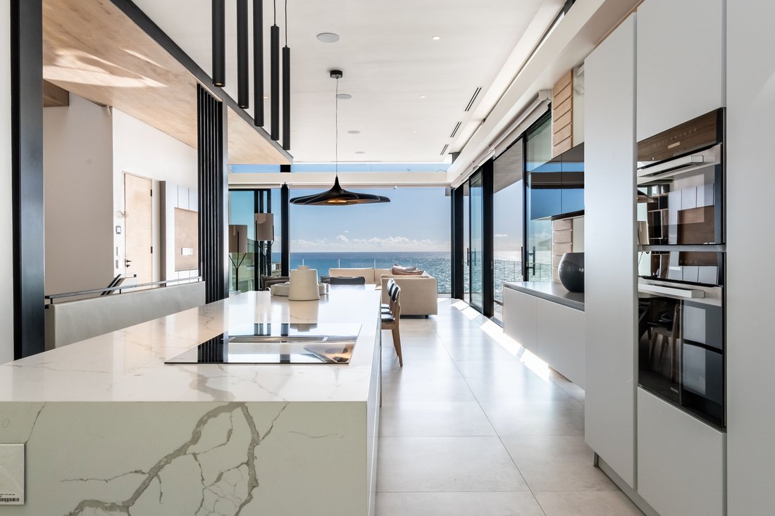 Elegant Penthouse Apartment With Western Exposure preview