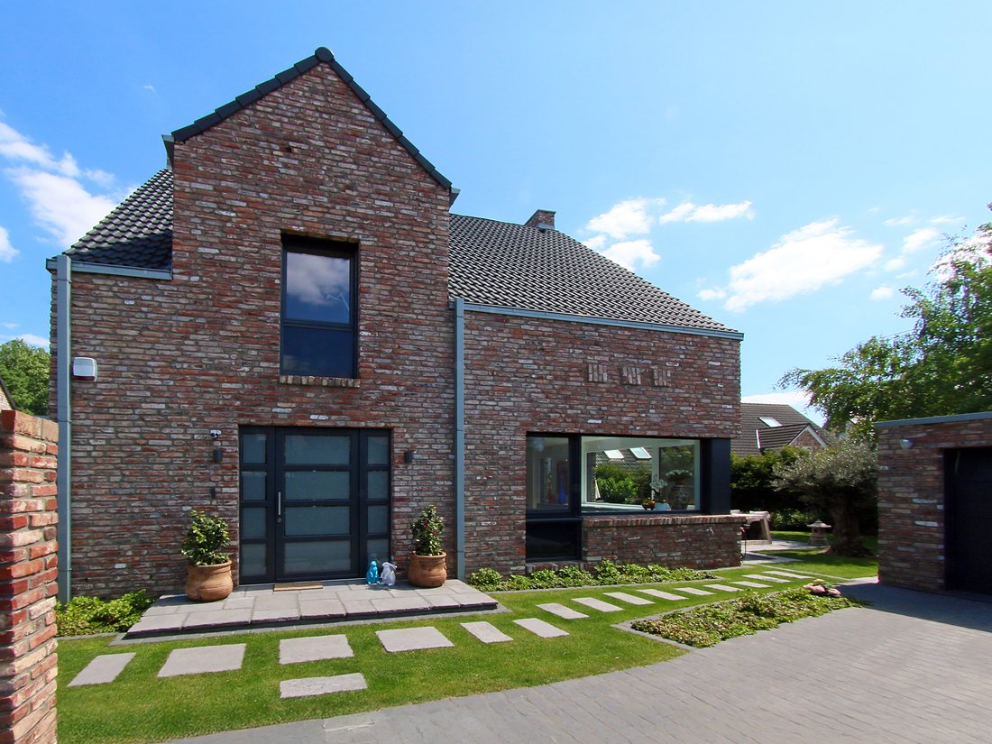 House in Neuss, North Rhine-Westphalia, Germany 2 - 16745382