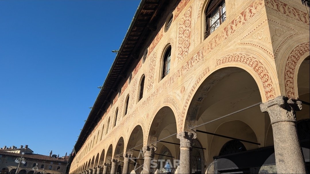 House in Historic Center, Vigevano, Italy 2 - 16745240