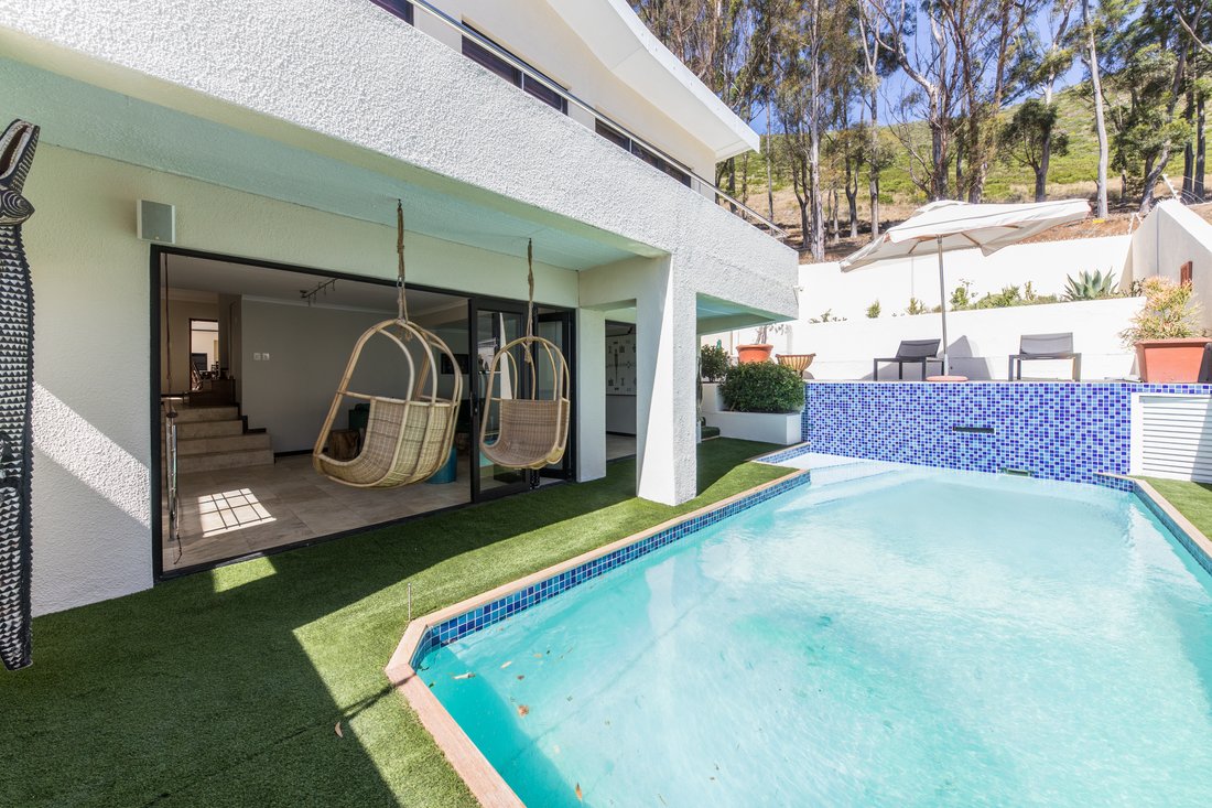 House in Fresnaye, Bakoven, Cape Town 2 - 16746522