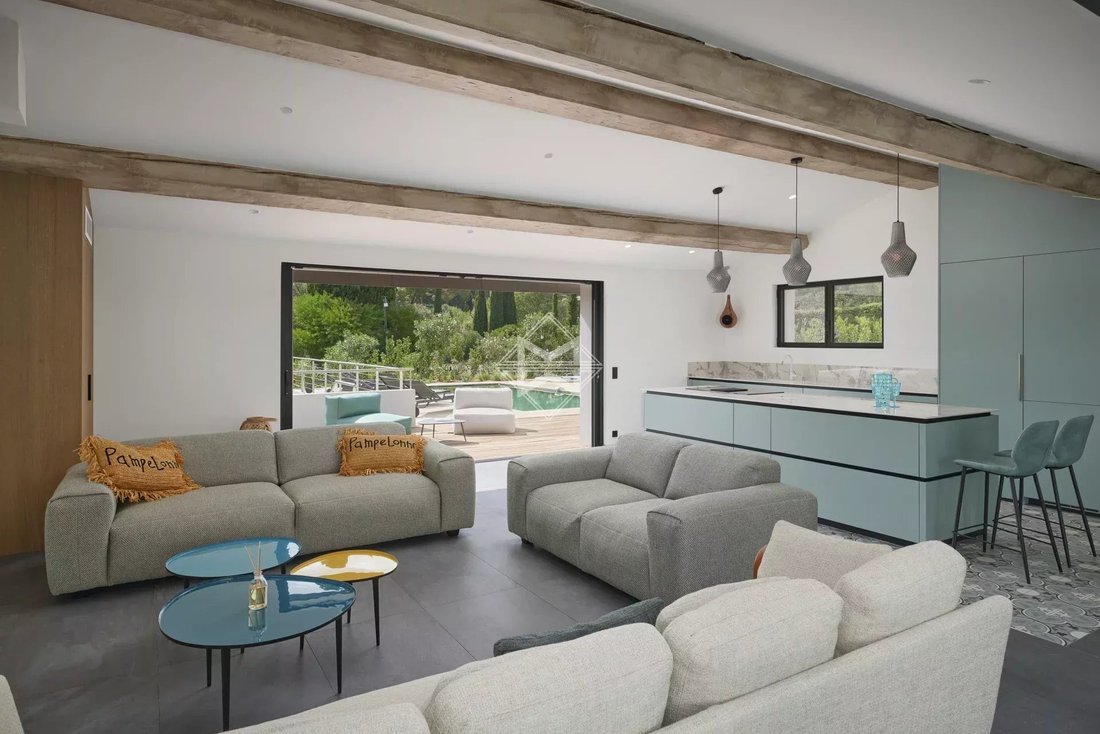 Villa in La Croix-Valmer, Provence-Alpes-Côte d'Azur, France 4 - 16745895
