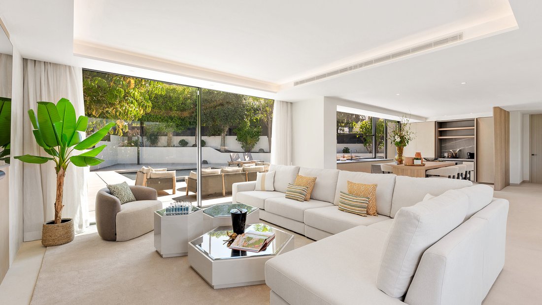 Villa in Nueva Andalucia, Marbella, Spain 3 - 16746345