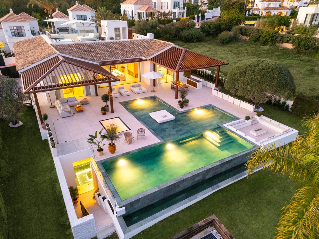 Villa in Nueva Andalucia, Marbella, Spain 1 - 16746104