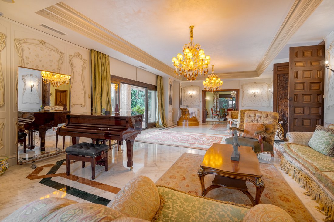 Villa in Marbella, Andalusia, Spain 4 - 16745836