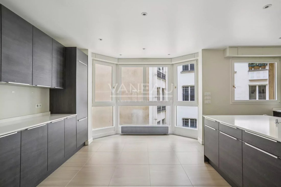 Apartment in Muette Nord, Paris 16e Arrondissement, Paris 3 - 16745677