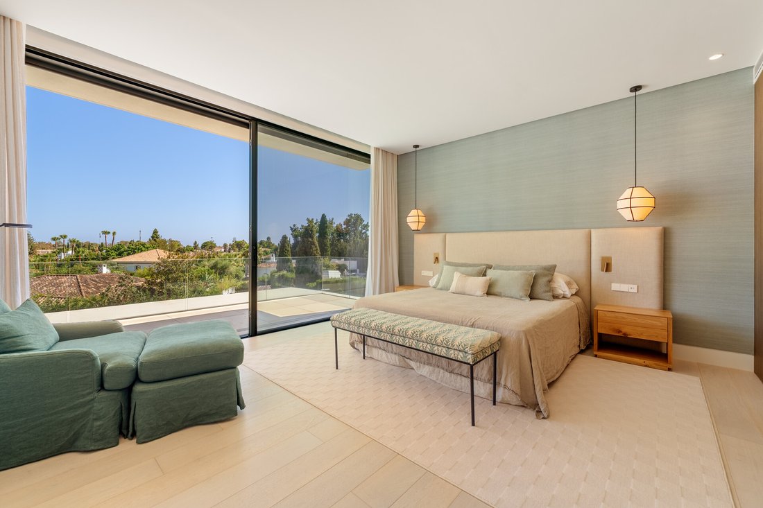 Villa in Guadalmina Alta, San Pedro de Alcantara, Spain 5 - 16746037
