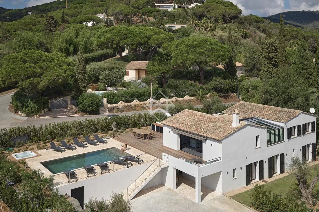 Villa in La Croix-Valmer, Provence-Alpes-Côte d'Azur, France 2 - 16745895