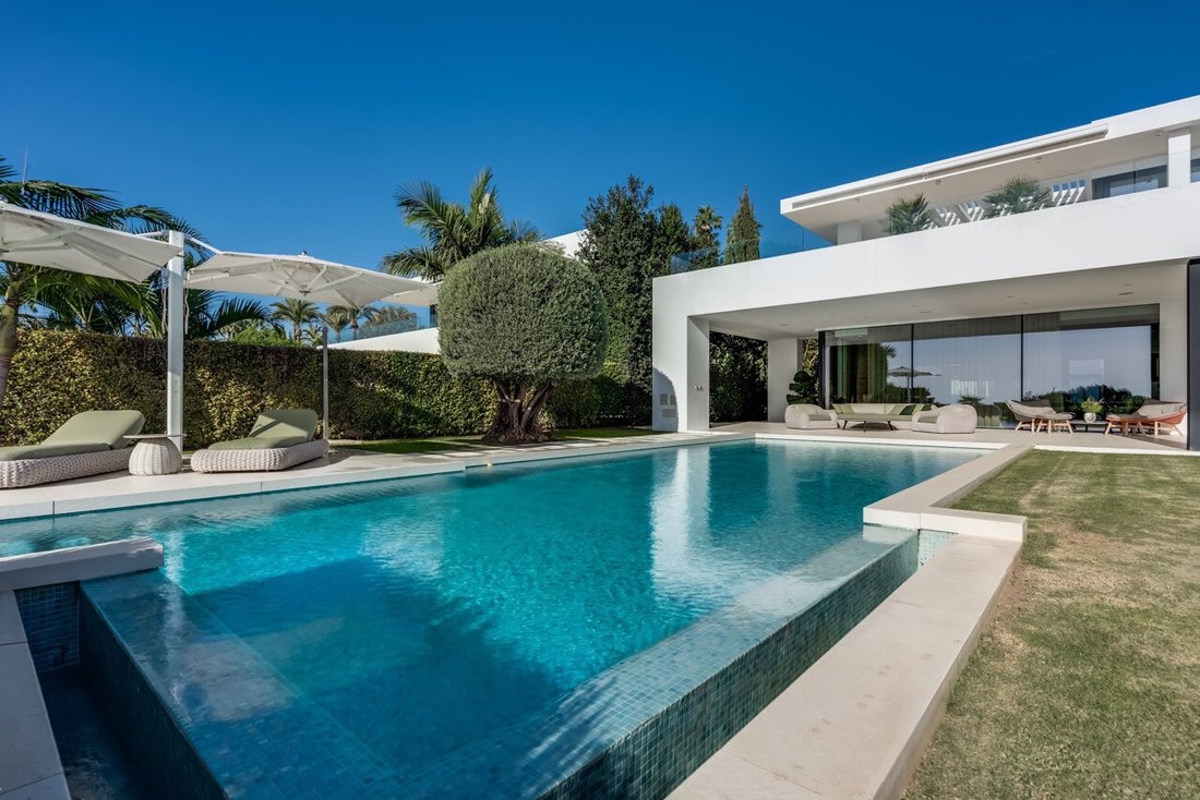 Villa in Marbella, Andalusia, Spain 2 - 16746115