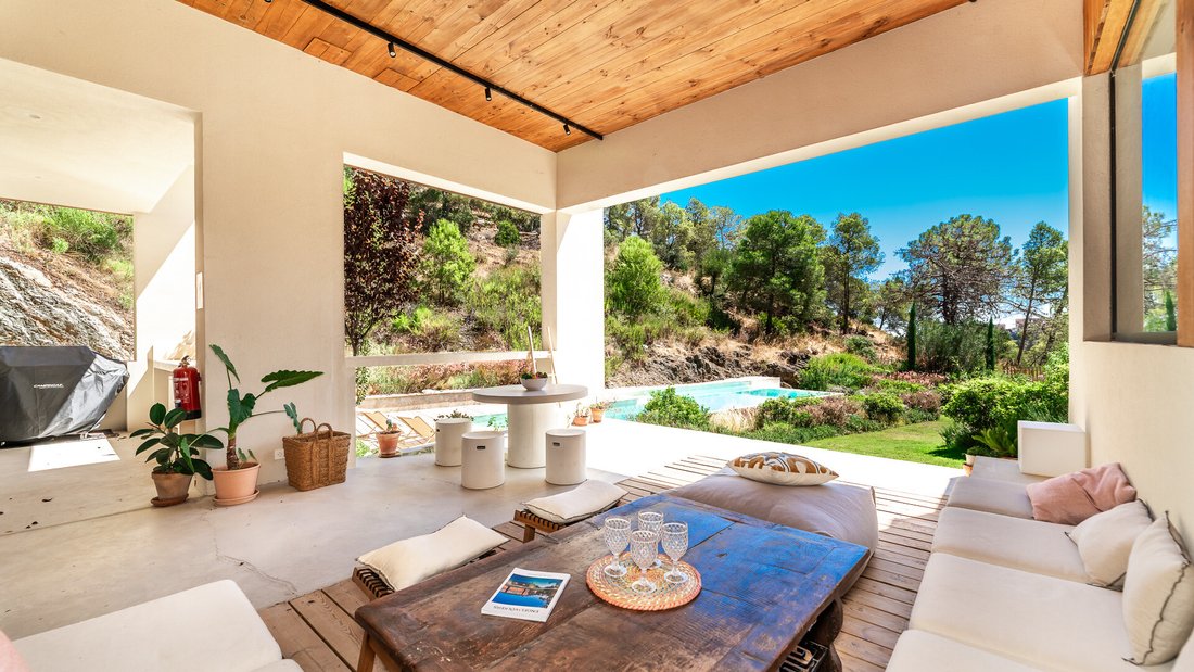 Villa in El Madroñal, Benahavis, Spain 2 - 16745952