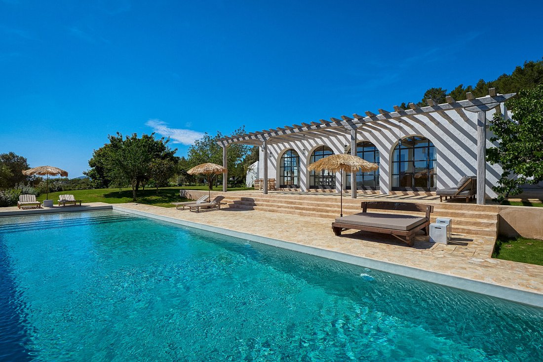 Finca in Santa Gertrudis de Fruitera, Santa Eularia des Riu, Balearic Islands 1 - 16745764